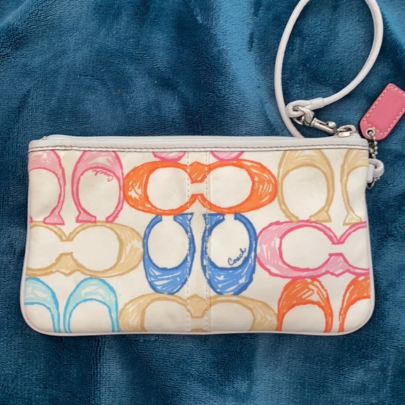 Summer Coach Wristlet. - Picture 3 of 5